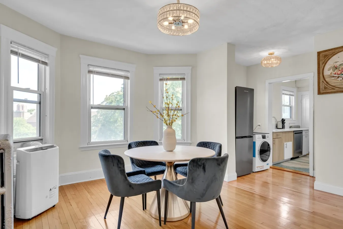 Sunny & Spacious 2BR Apartment Near Harvard Long Stays 20