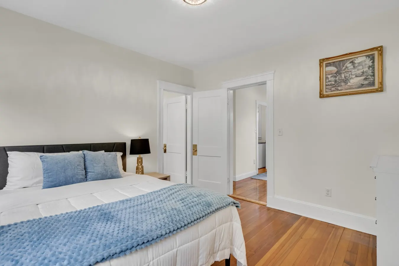 Sunny & Spacious 2BR Apartment Near Harvard | Long Stays — photo 5