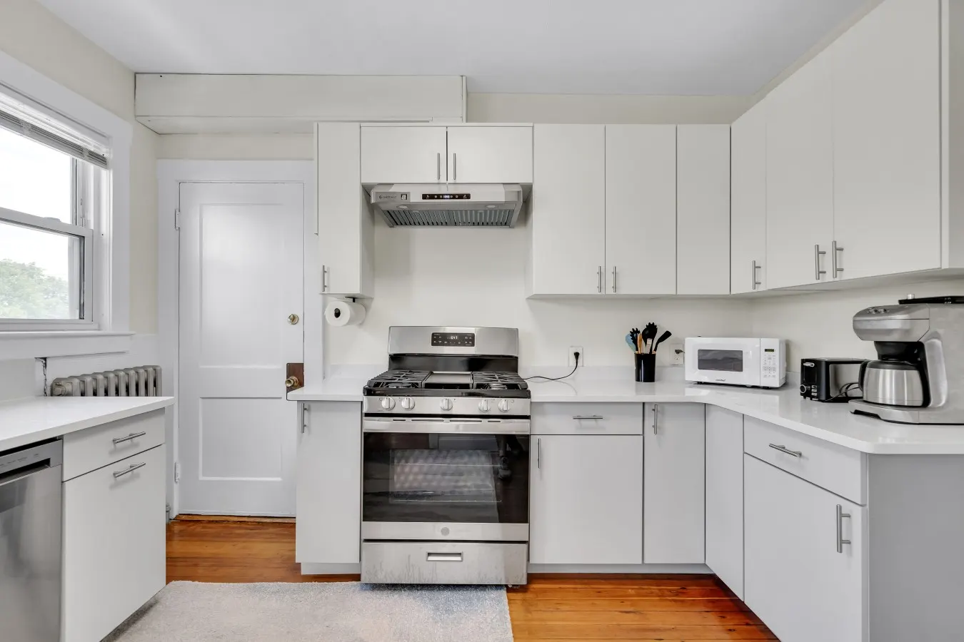 Sunny & Spacious 2BR Apartment Near Harvard Long Stays 8