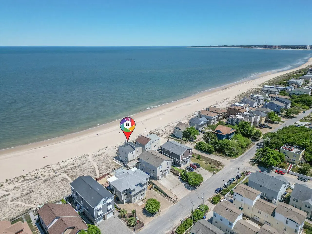 Chic’s Beach Oceanfront 3BR Home With Deck Views