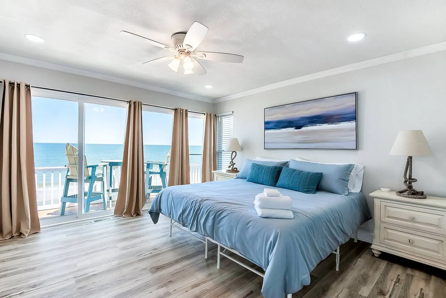 Chic’s Beach Oceanfront 3BR Home With Deck Views 12