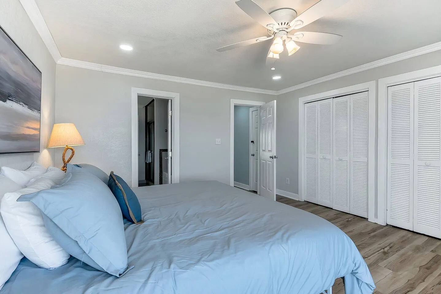 Chic’s Beach Oceanfront 3BR Home With Deck Views 13