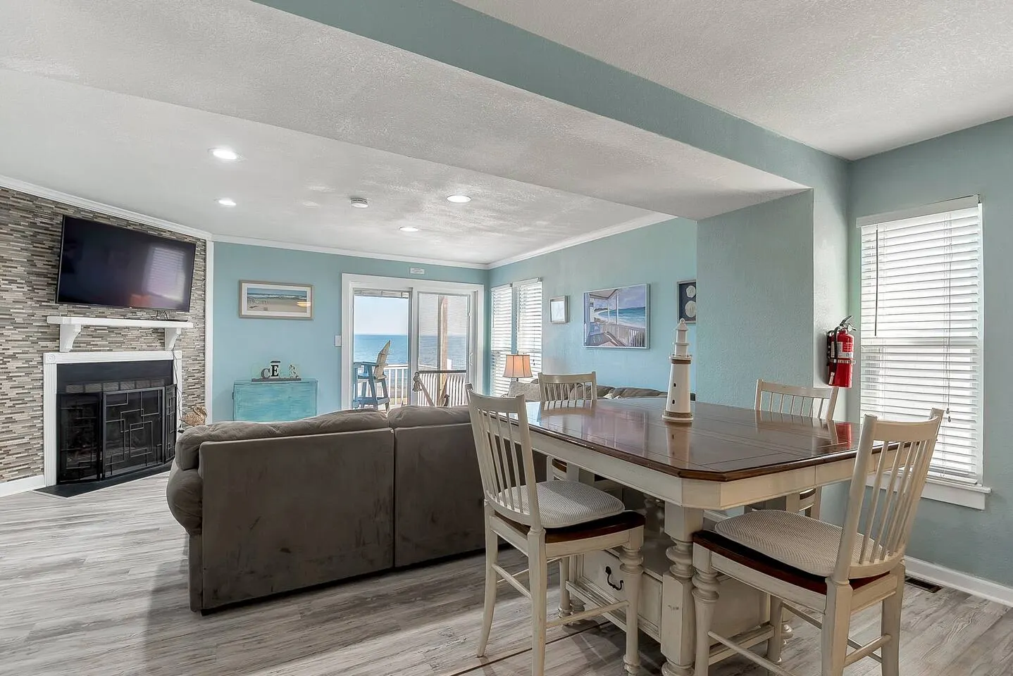 Chic’s Beach Oceanfront 3BR Home With Deck Views 16