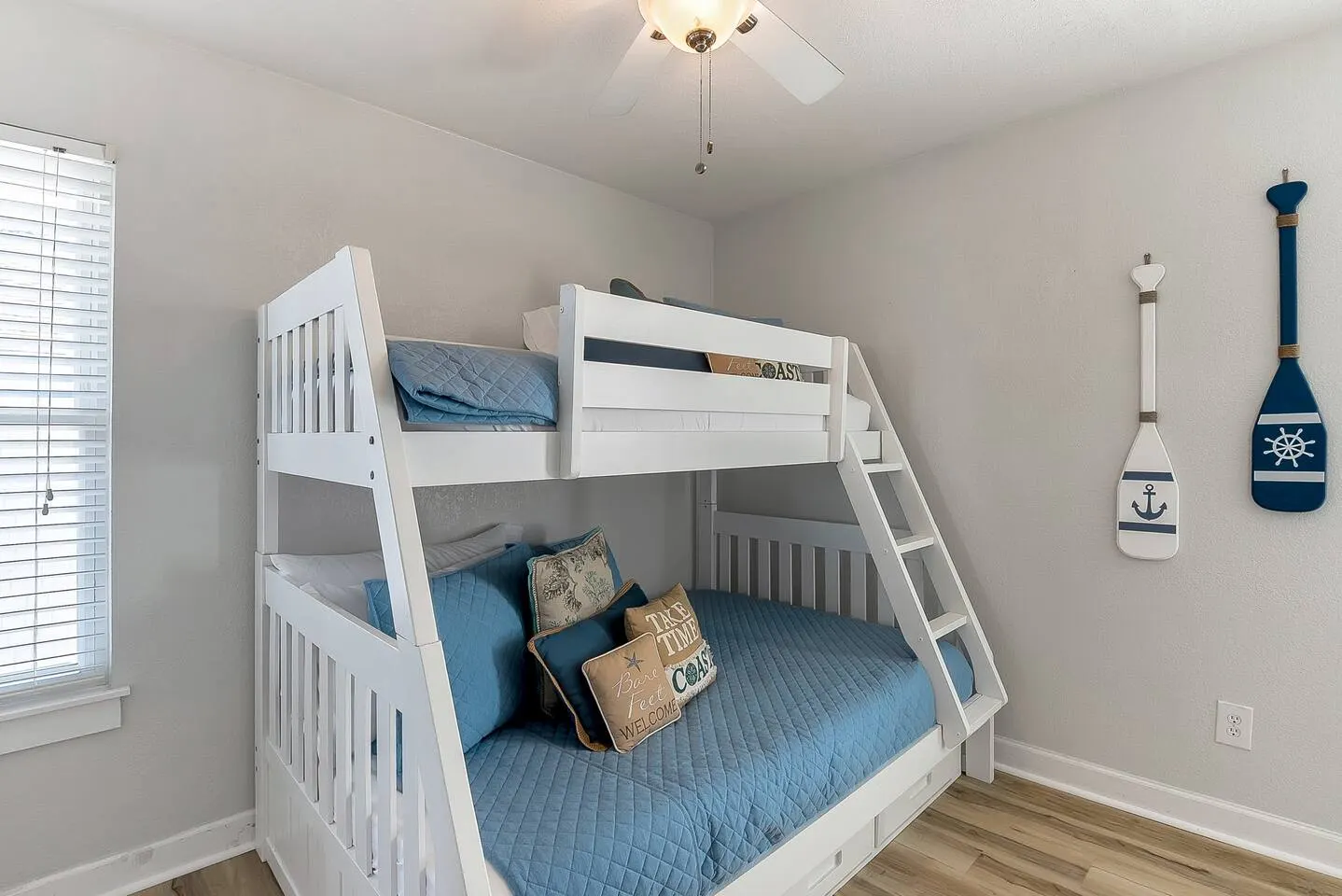Chic’s Beach Oceanfront 3BR Home With Deck Views 18