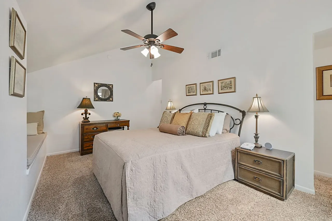 Villa Navidad - 6 Min Drive to Campus & Kyle Field 6