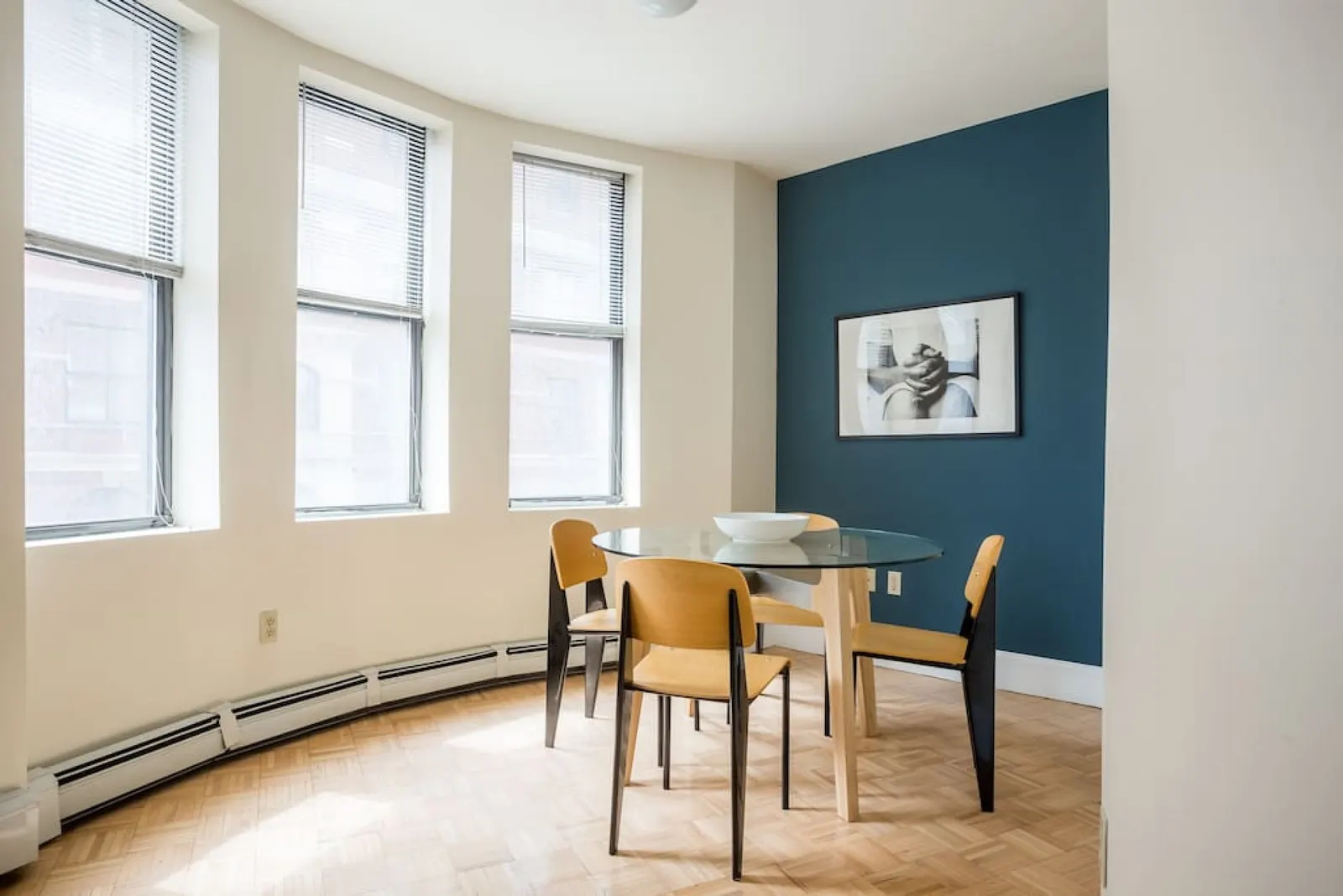 Pet Friendly - Laundry in Bldg - FIDI 3
