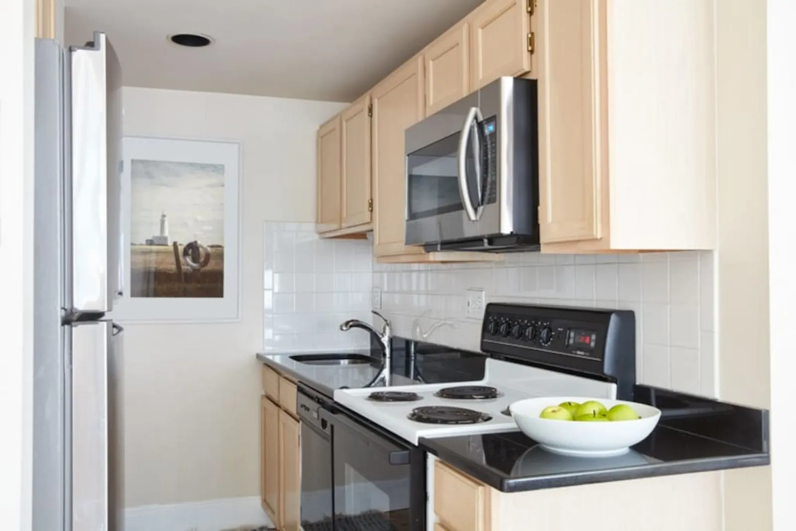 Pet Friendly - Laundry in Bldg - FIDI 6