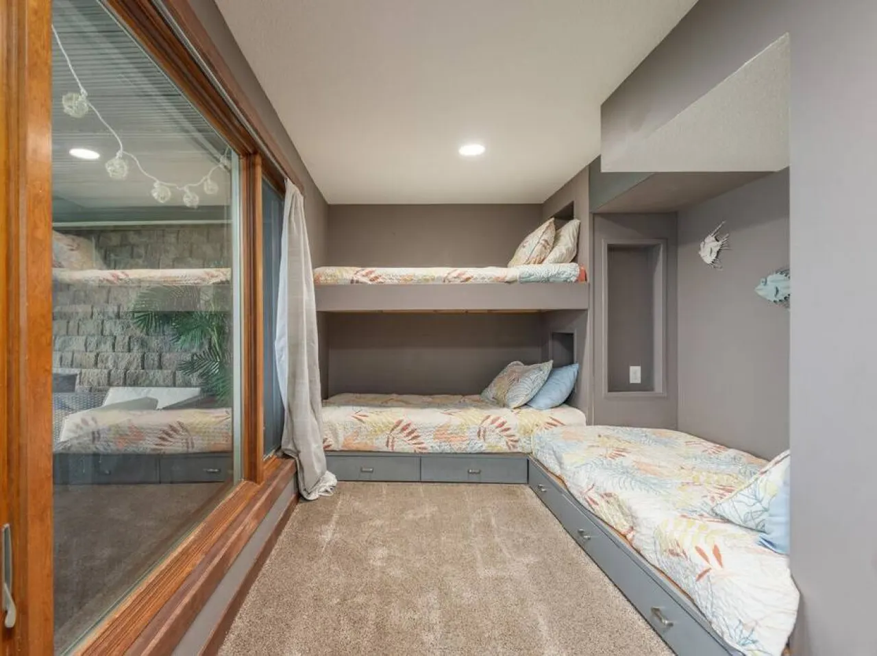 Lake Waconia luxury with dock, kayaks, dogs ok 14