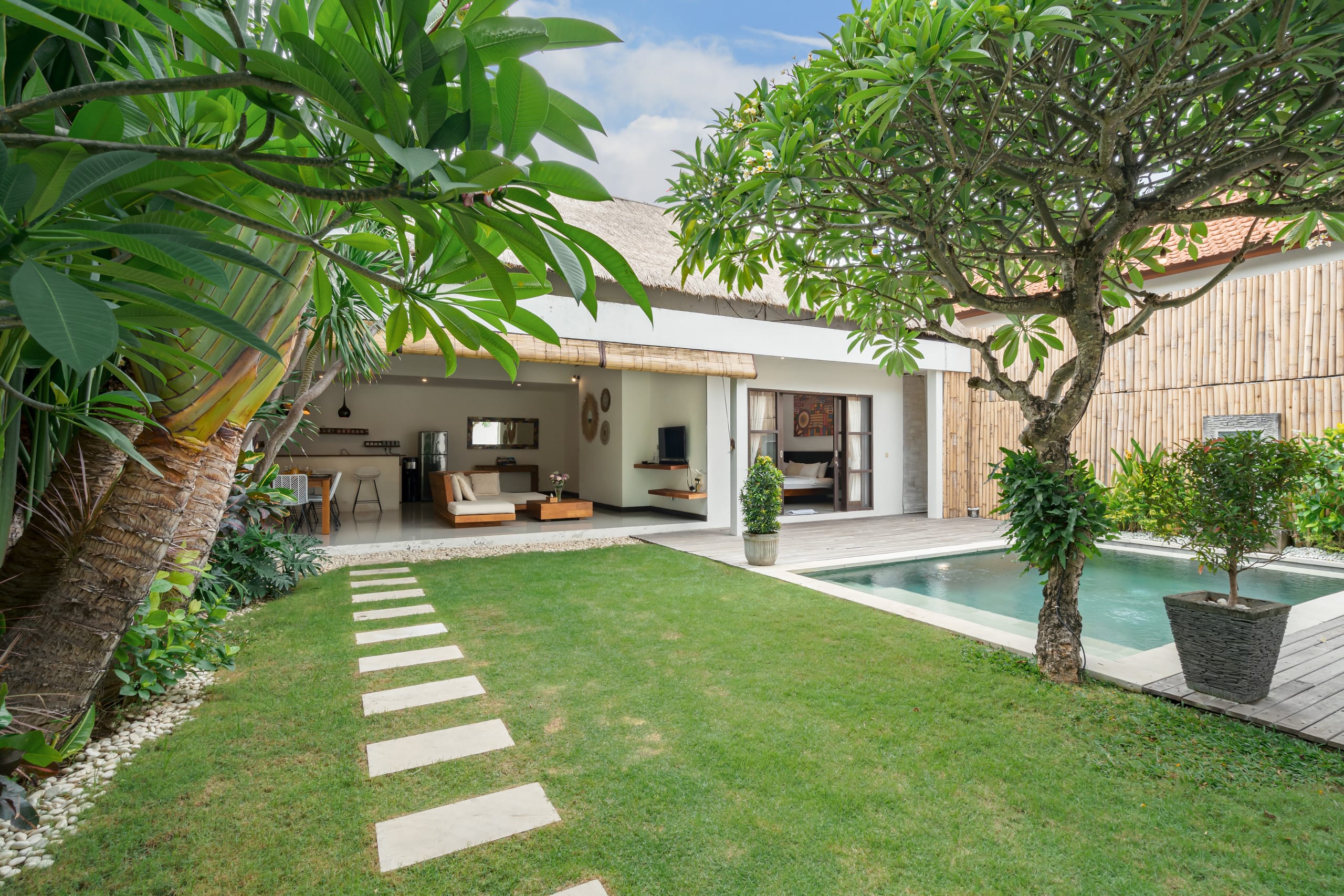 Villa Art Gecko | 2BR next to Beach in Seminyak