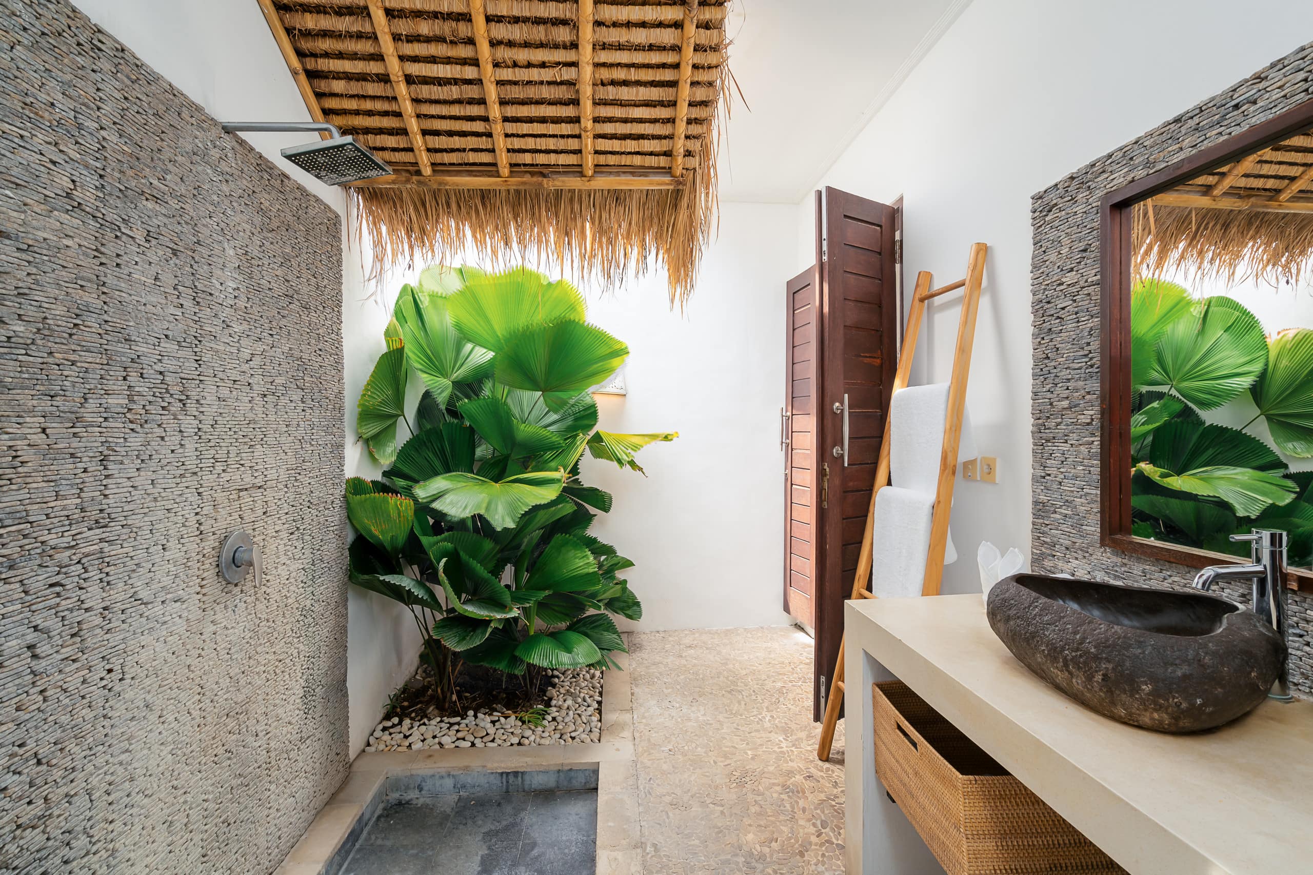 Villa Art Gecko | 2BR next to Beach in Seminyak 29