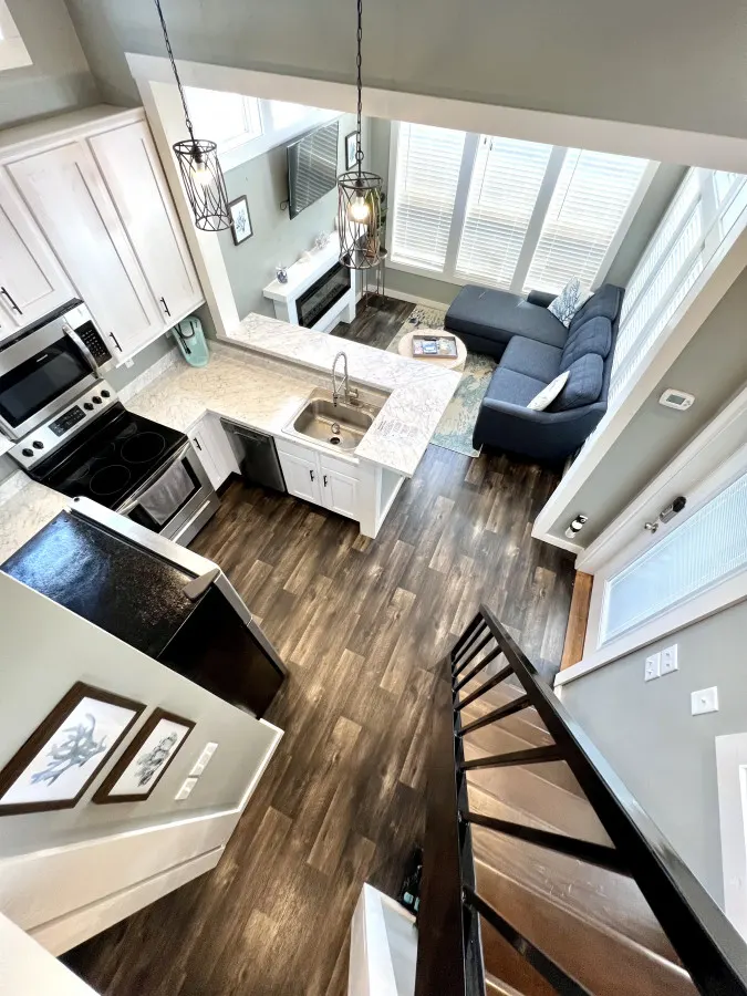 The SeaGlass House - Pet friendly Lakeside Tiny Home in Clermont 13