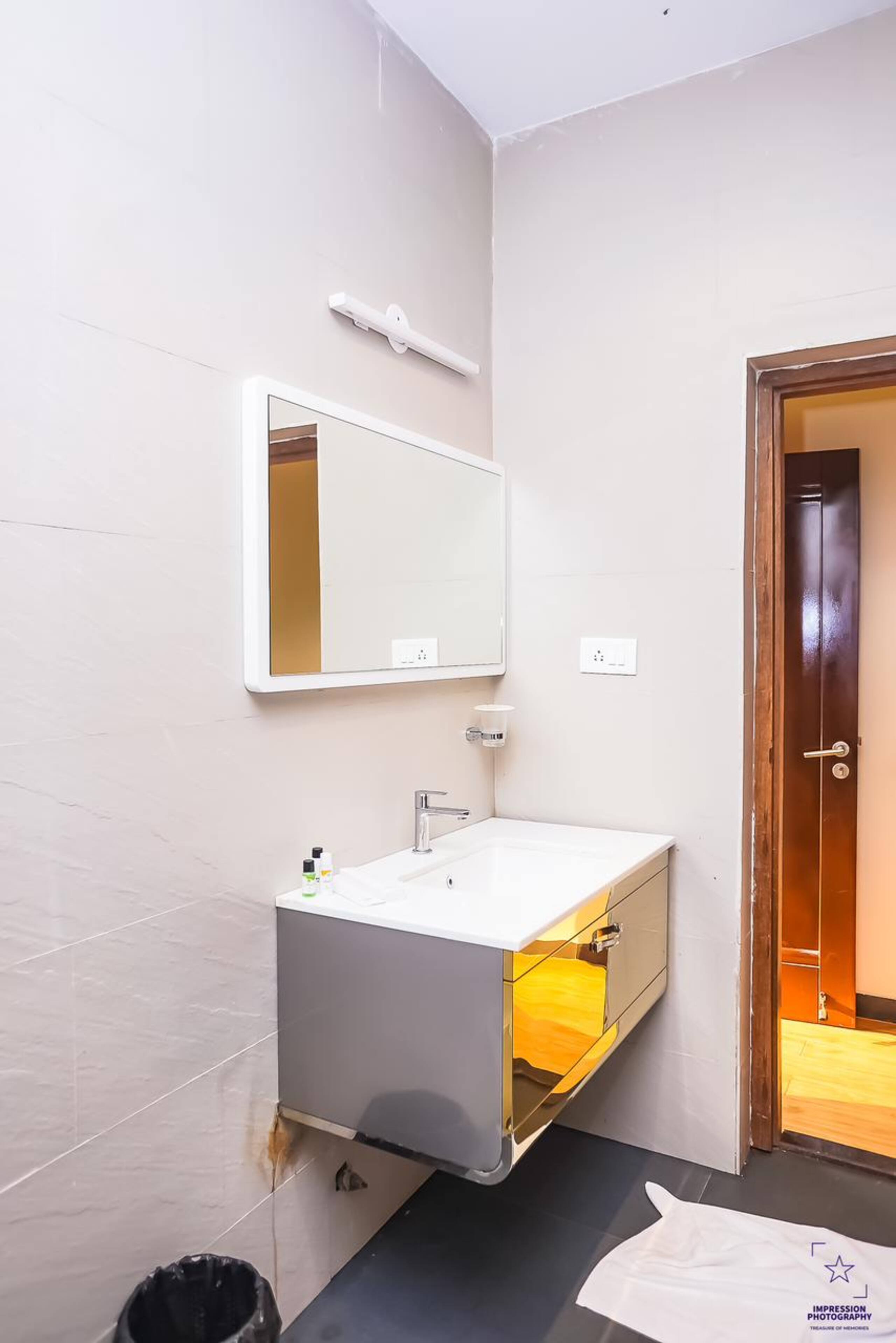 Mandrem Beach Retreat | Pool Access | AC | Bathtub 8