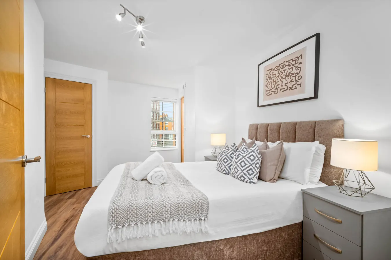 Modern Apartment - Jewellery Quarter - Smart TV - WIFI 2 13