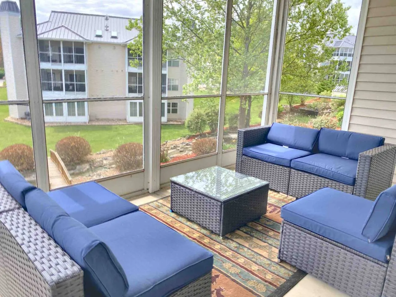 Easy Entry, Pools, Hot Tub, Strip Close! 2