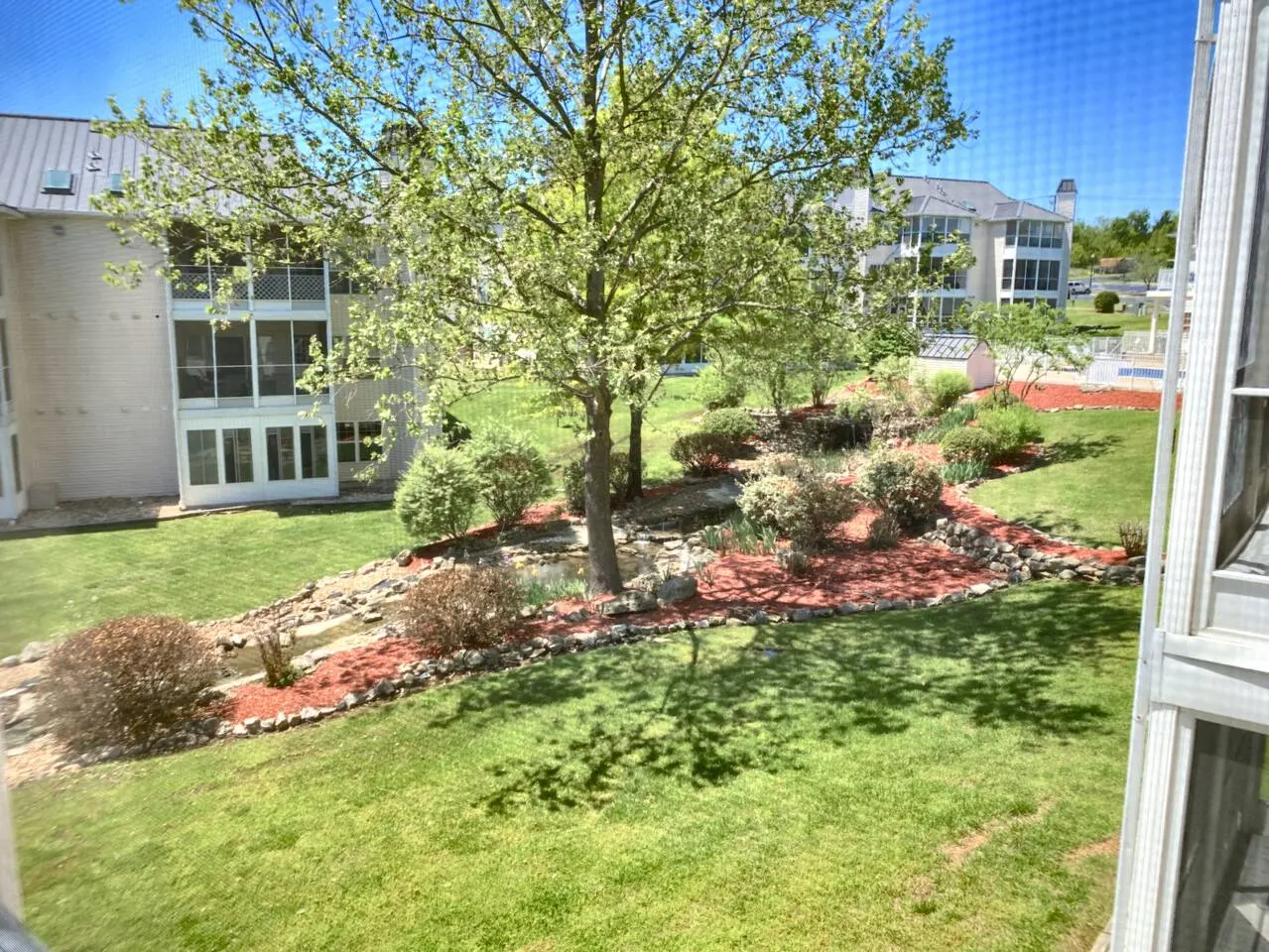 Easy Entry, Pools, Hot Tub, Strip Close! 12