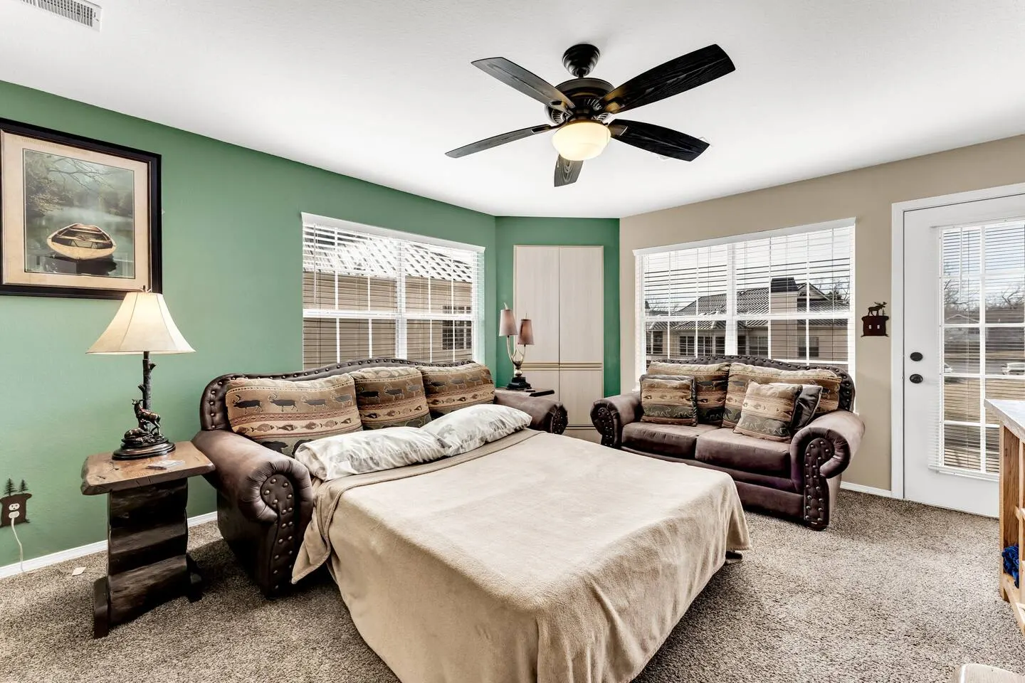 Easy Entry, Pools, Hot Tub, Strip Close! 14