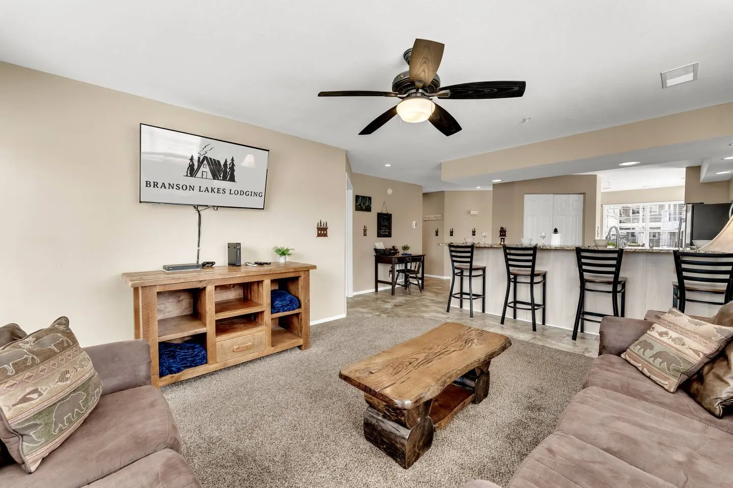 Easy Entry, Pools, Hot Tub, Strip Close! 15