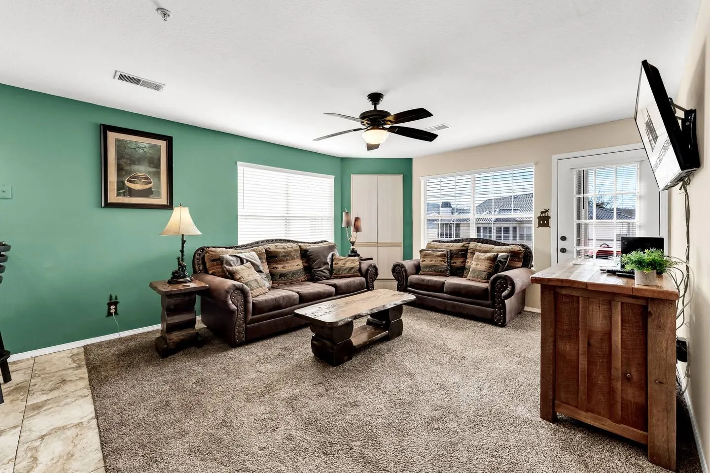 Easy Entry, Pools, Hot Tub, Strip Close! 5