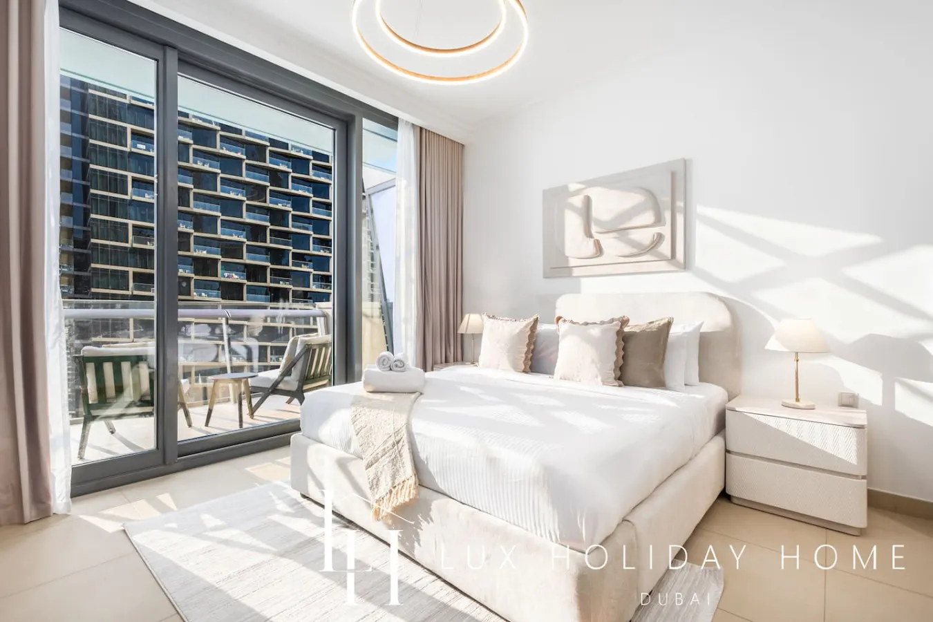 LUX The Burj Vista Suite 7