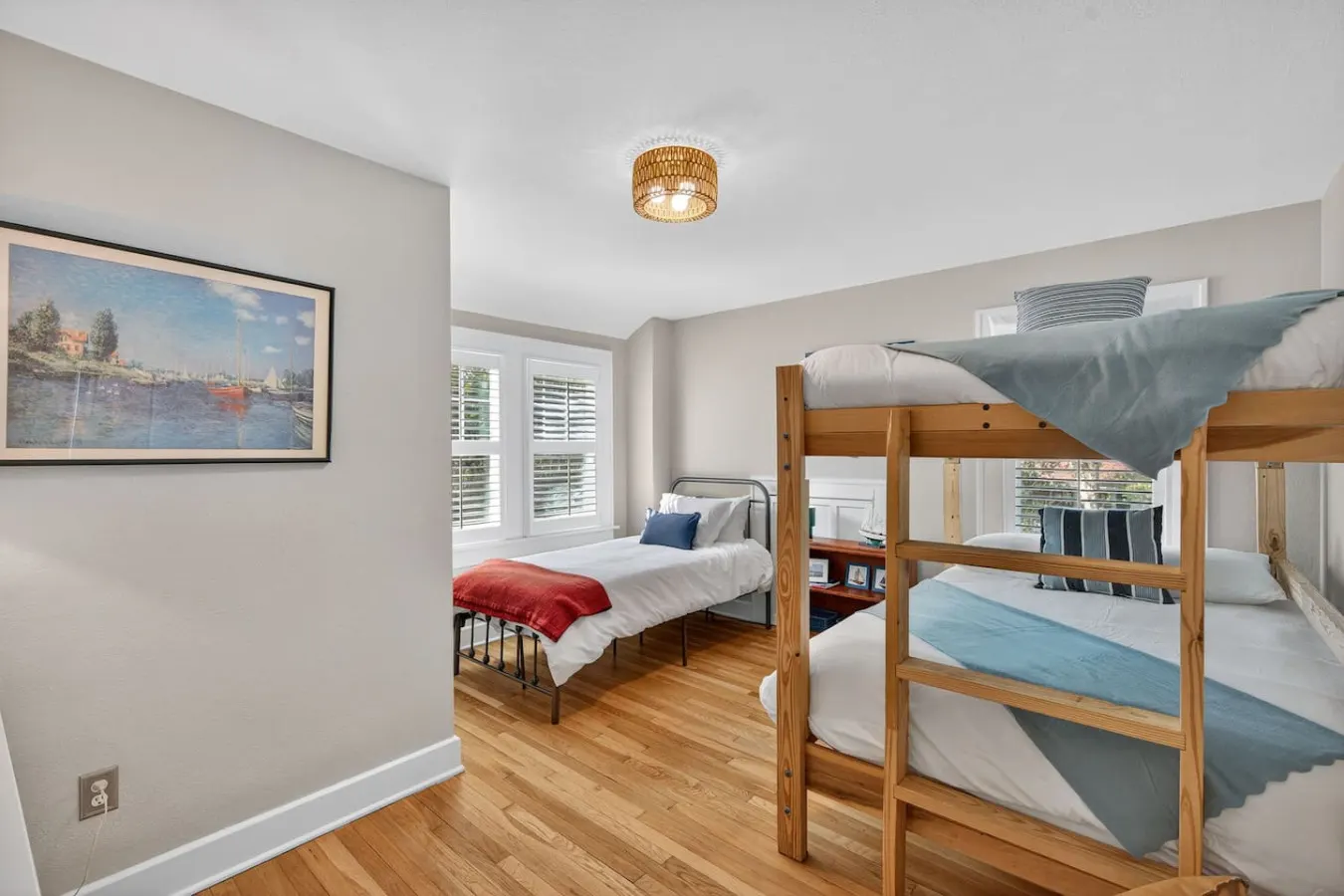 140 Home - Captain's Quarters Bungalow 16