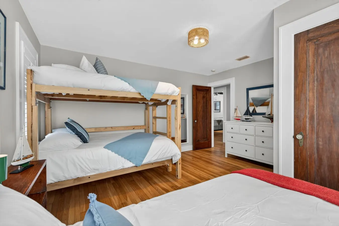 140 Home - Captain's Quarters Bungalow 19