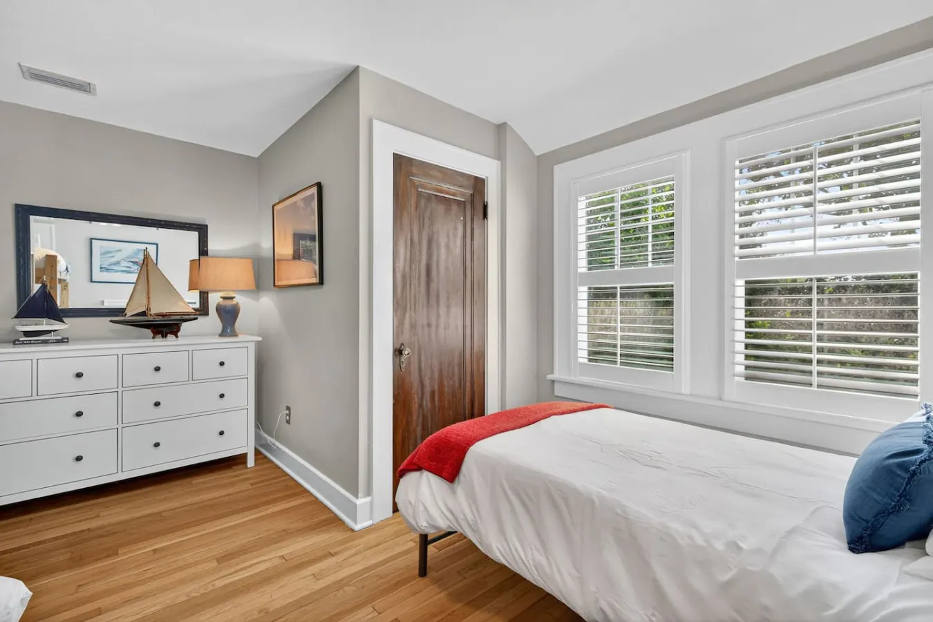 140 Home - Captain's Quarters Bungalow 20