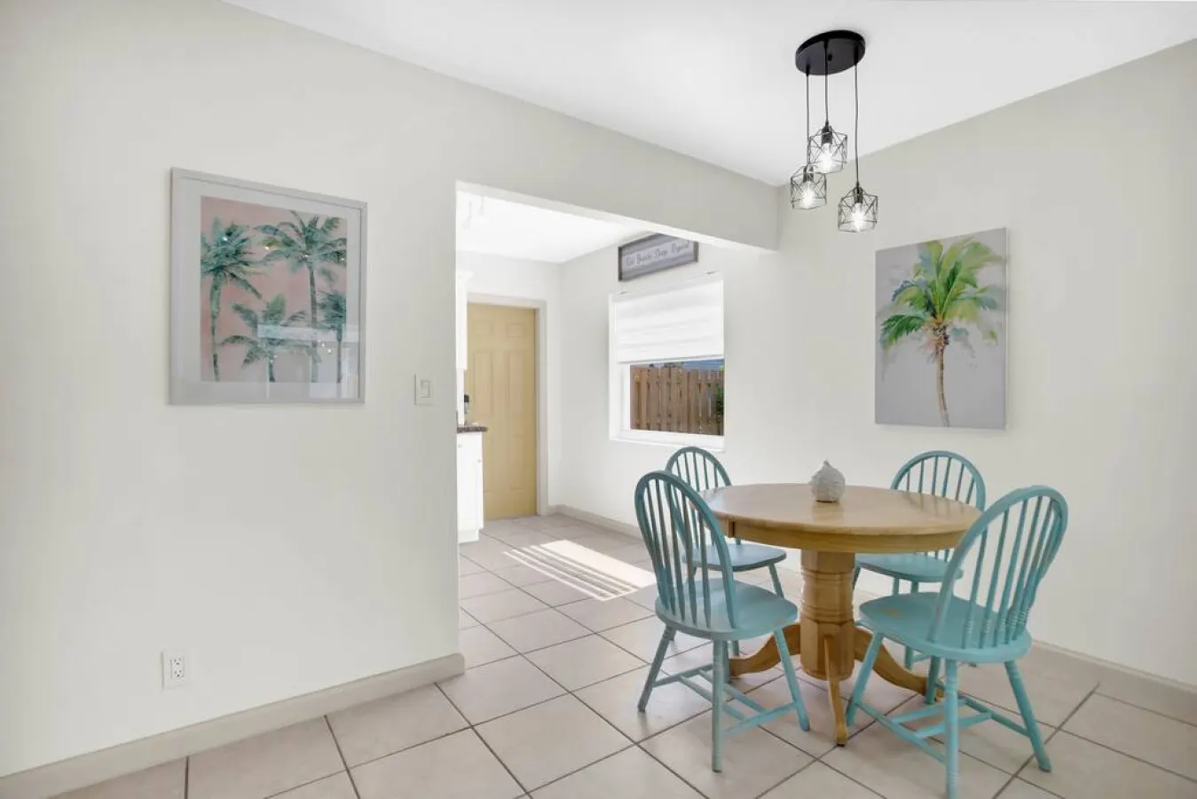 LoKal Rentals 2AB - Tropical Villa near Downtown 4