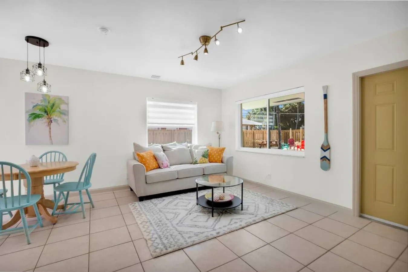 LoKal Rentals 2AB - Tropical Villa near Downtown 5