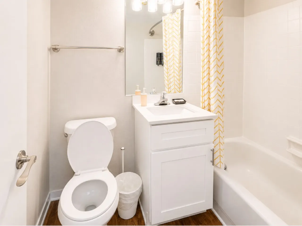 The Crestline Stay Hoover Townhome 2BR U4 17