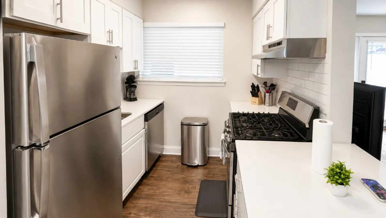 The Crestline Stay Hoover Townhome 2BR U4 18