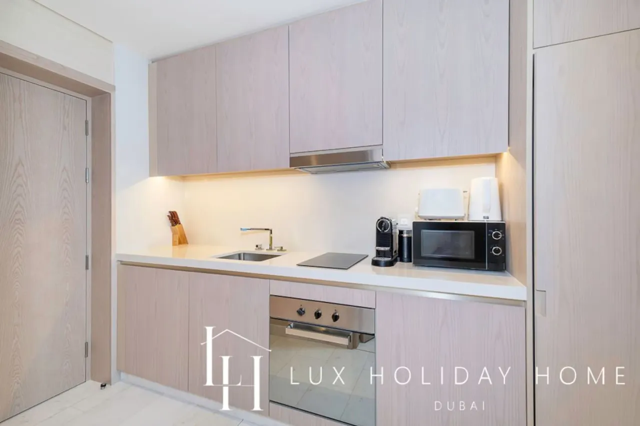 LUX Iconic Views at The Palm Tower Studio 2 9