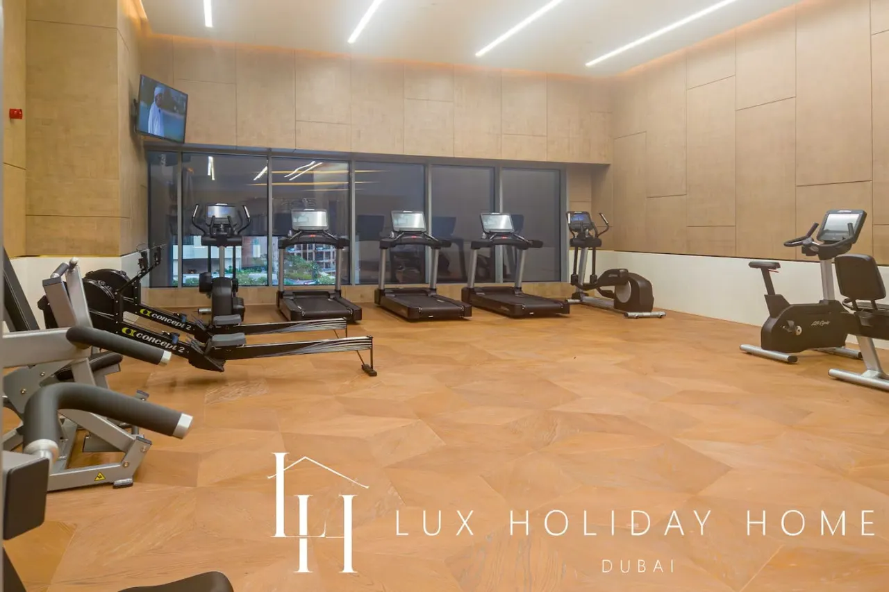LUX Iconic Views at The Palm Tower Studio 2 18