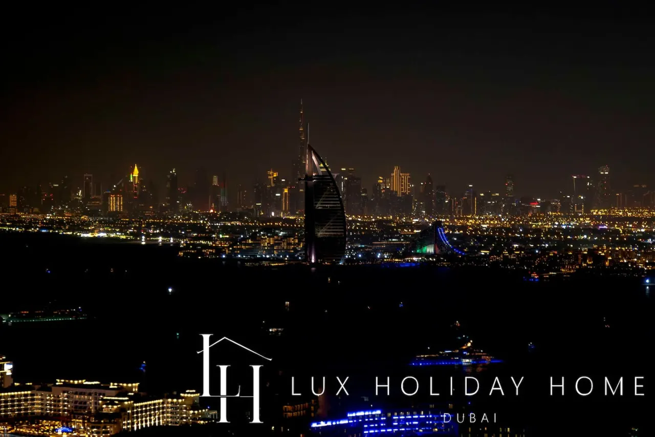 LUX Iconic Views at The Palm Tower Studio 2 6
