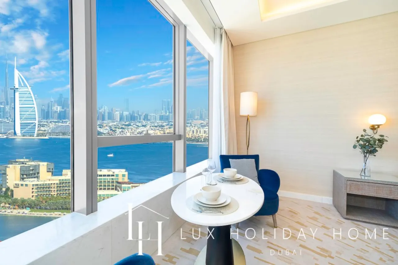 LUX Iconic Views at The Palm Tower Studio 2 8