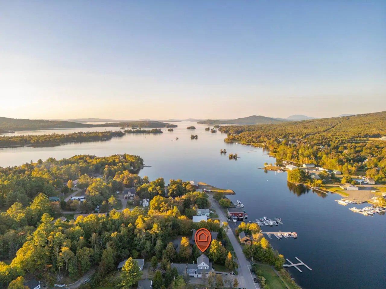 6BR Downtown | Lake View | Games, Fire Pit & Grill