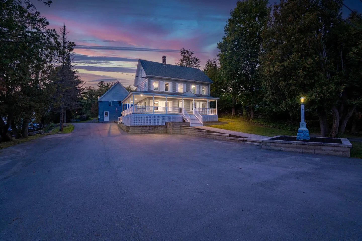 6BR Downtown Lake View Games, Fire Pit & Grill 12