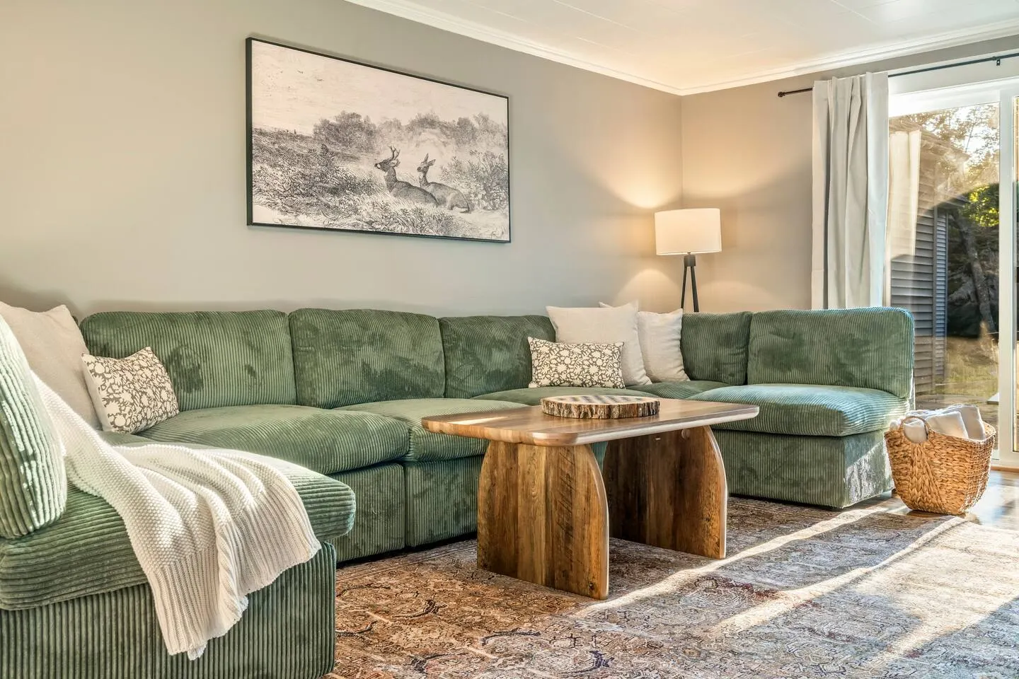 6BR Downtown Lake View Games, Fire Pit & Grill 14