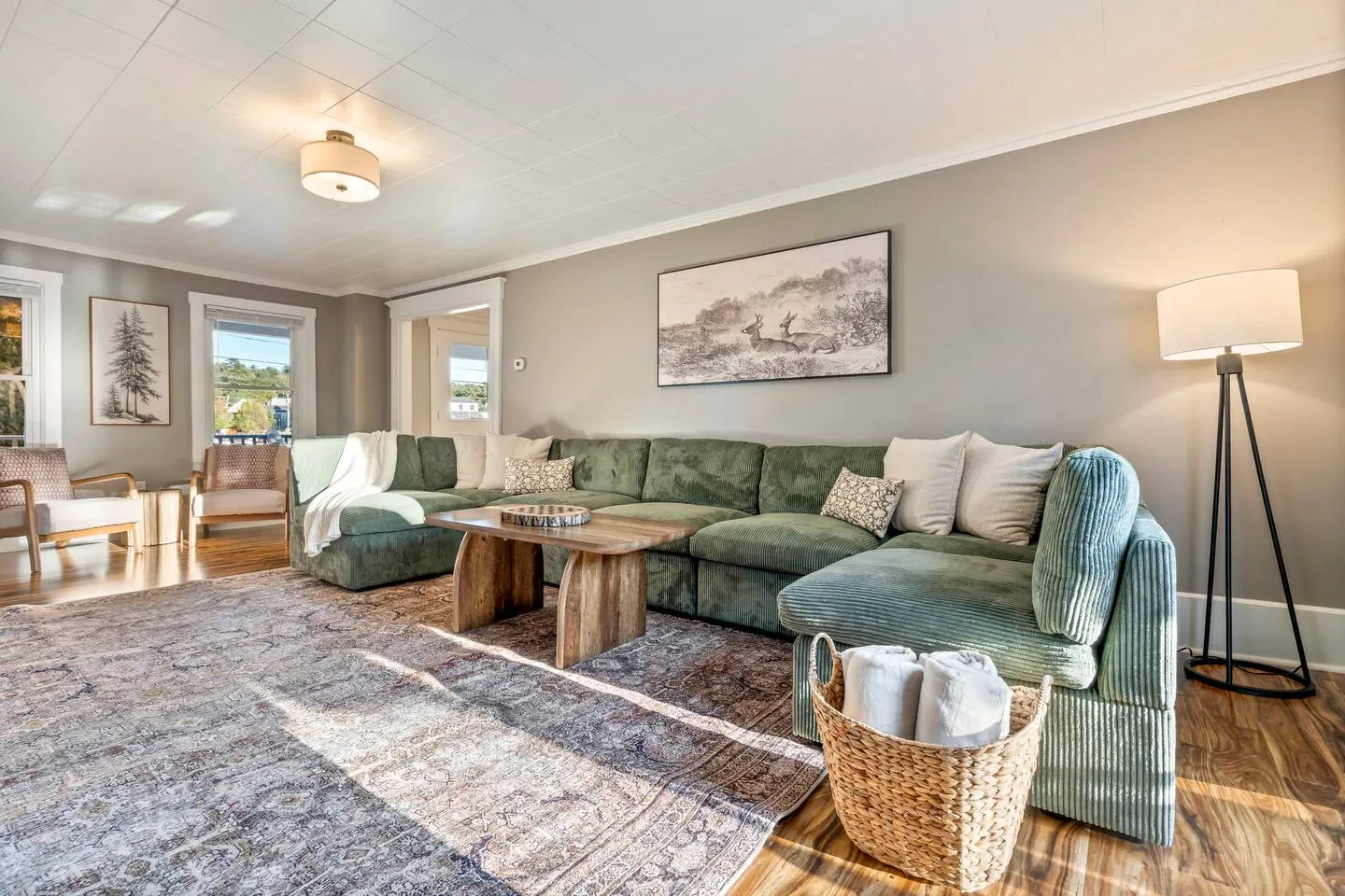 6BR Downtown Lake View Games, Fire Pit & Grill 17