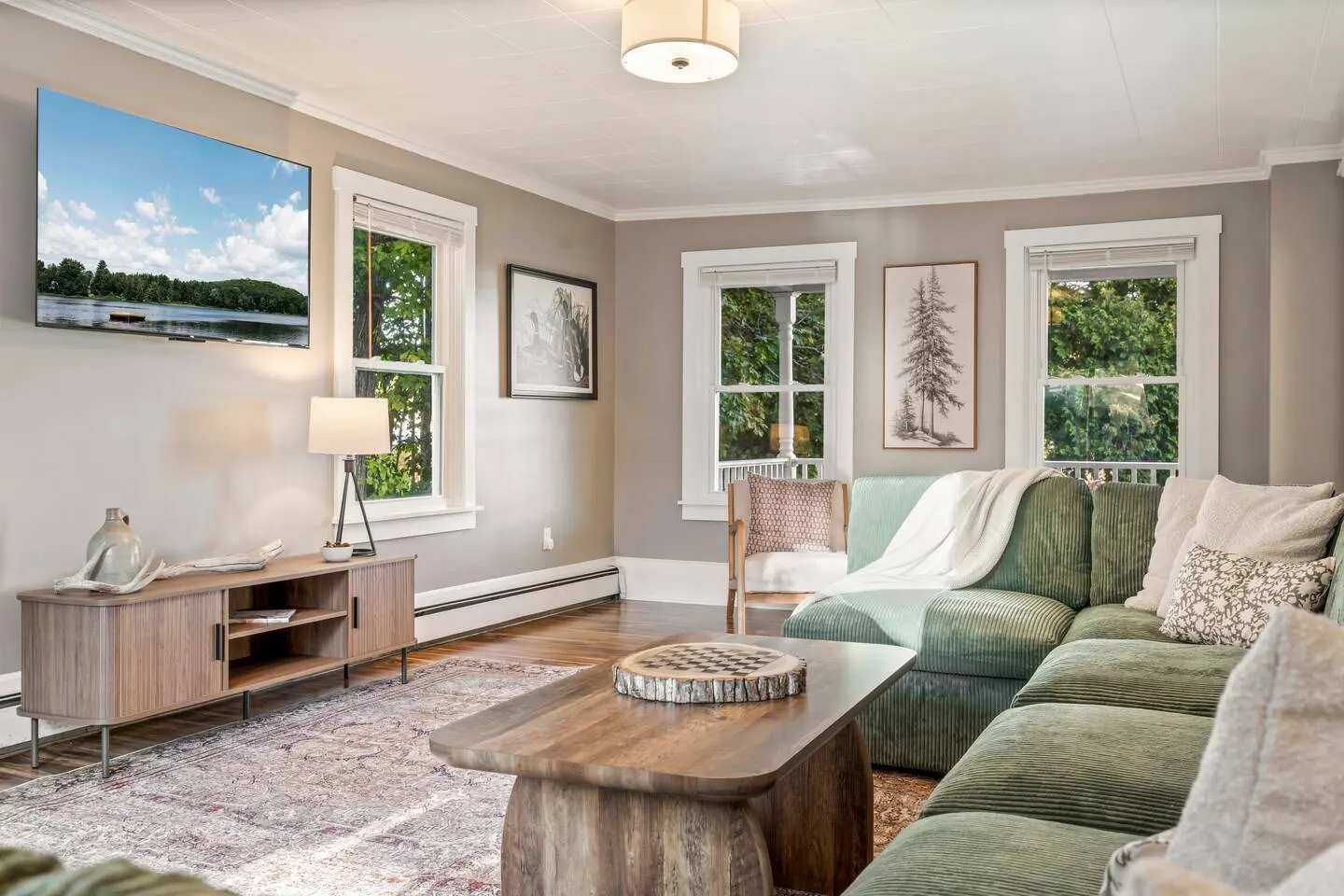 6BR Downtown Lake View Games, Fire Pit & Grill 18