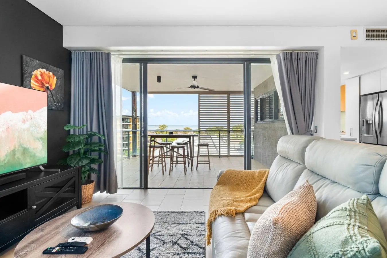 Zen Bayside: seaview - balcony - shared pool — photo 1