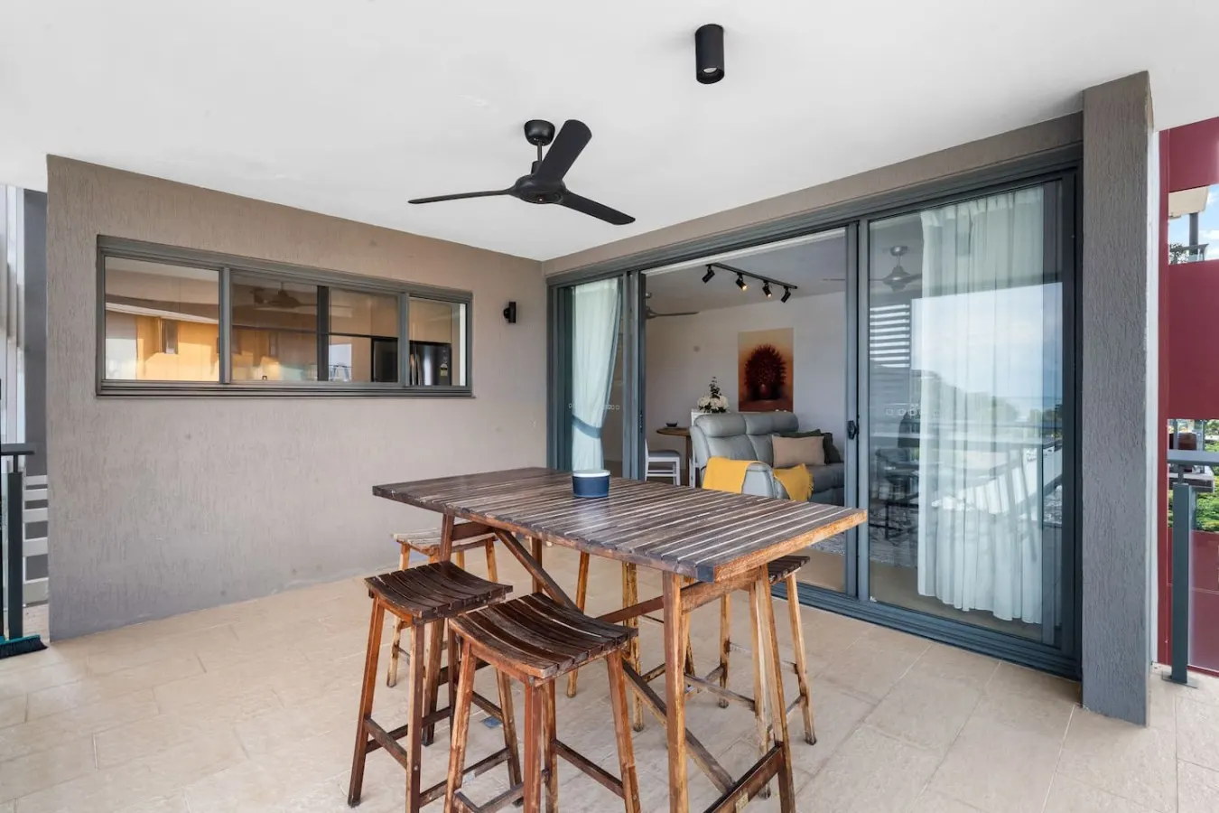 Zen Bayside: seaview - balcony - shared pool — photo 4