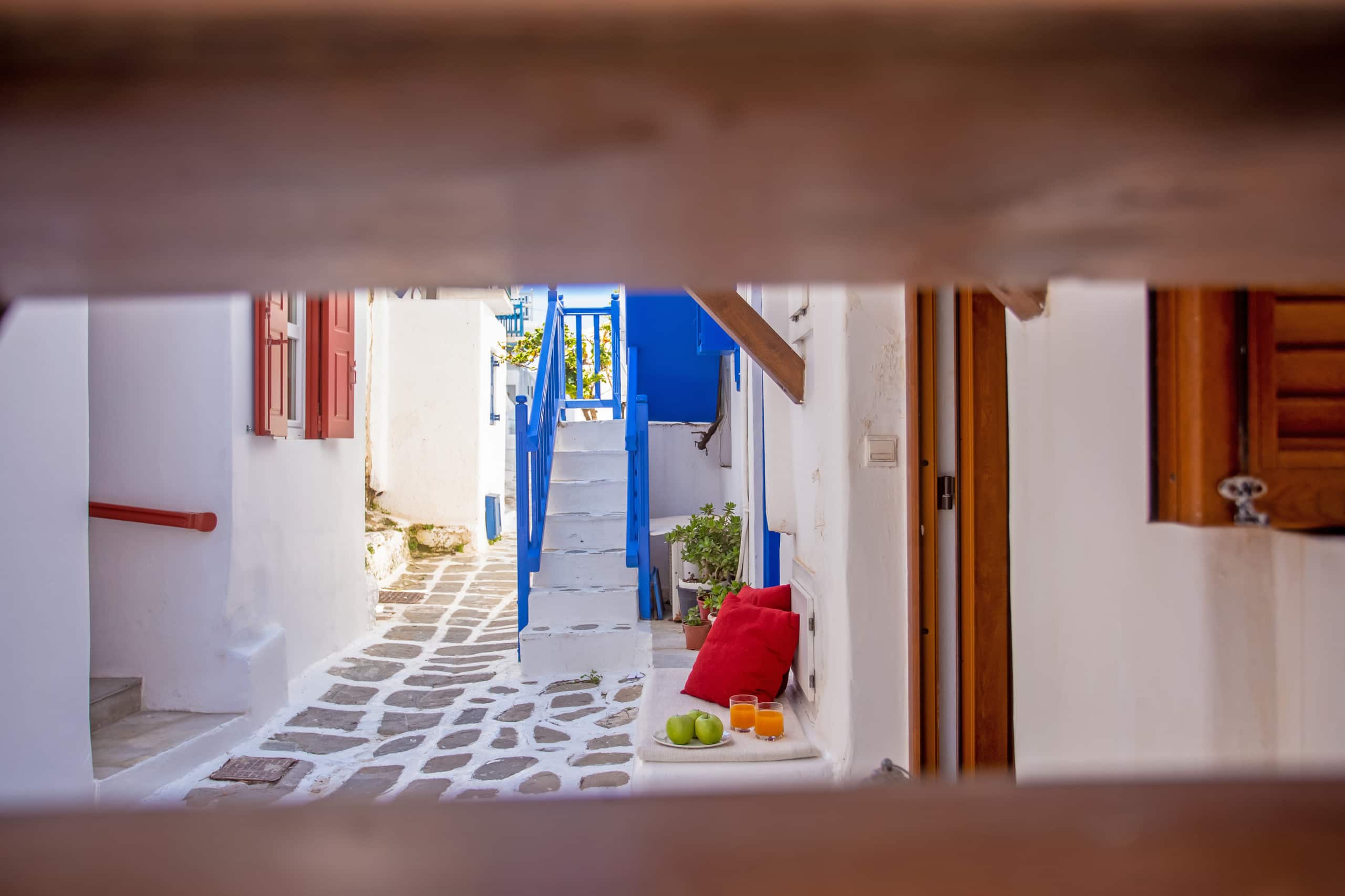 Wake up in a Mykonian Home & Live as a Local 38