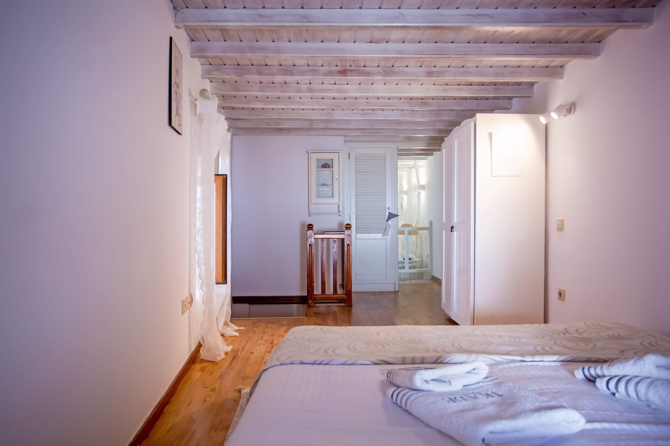 Wake up in a Mykonian Home & Live as a Local 7