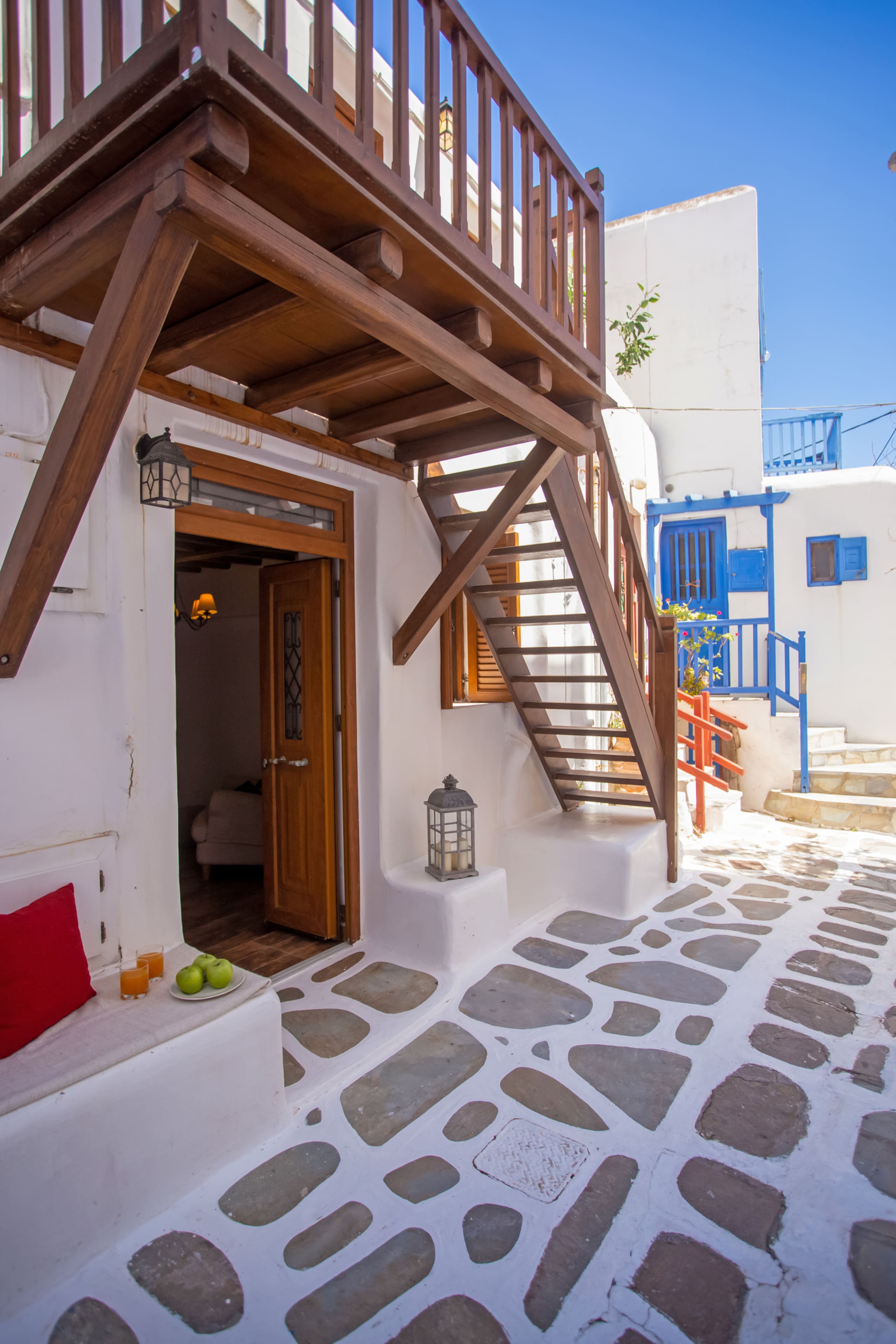 Wake up in a Mykonian Home & Live as a Local — photo 2