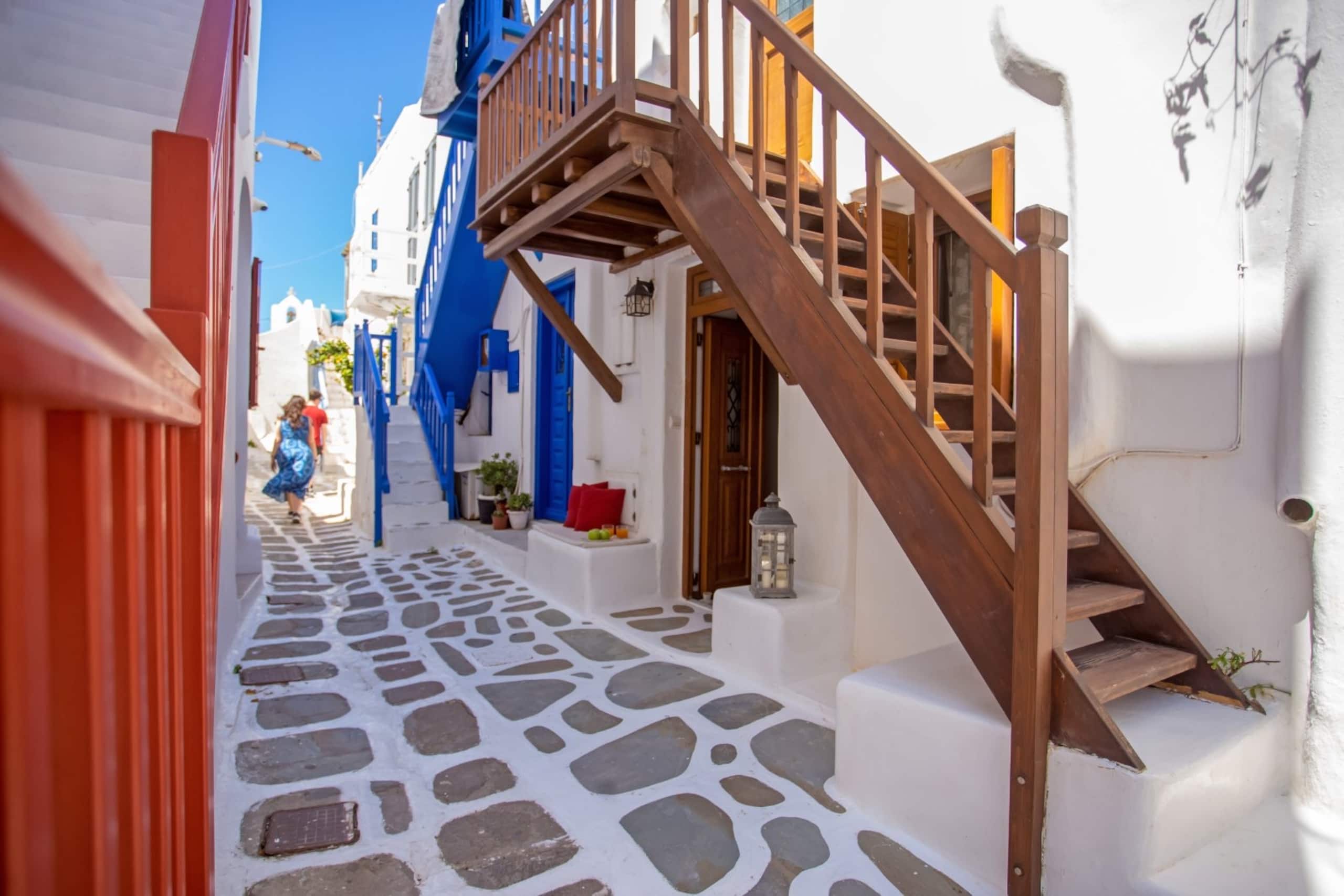 Wake up in a Mykonian Home & Live as a Local 37