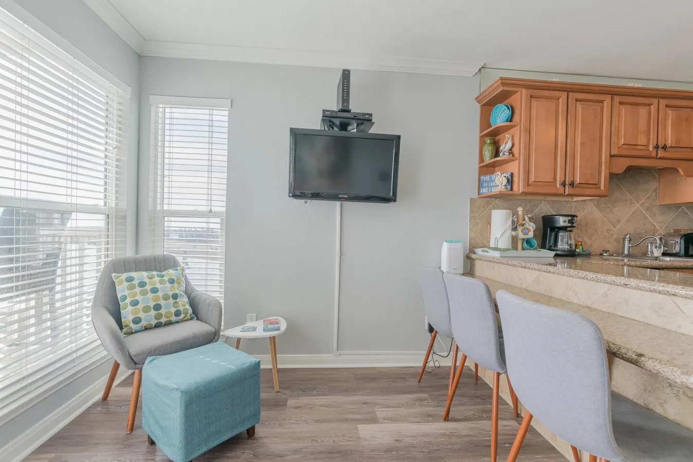 Heated Pools, Hot Tubs & Easy Beach Access 12