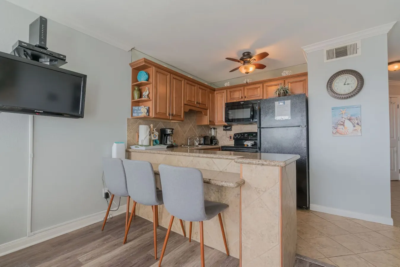 Heated Pools, Hot Tubs & Easy Beach Access 14