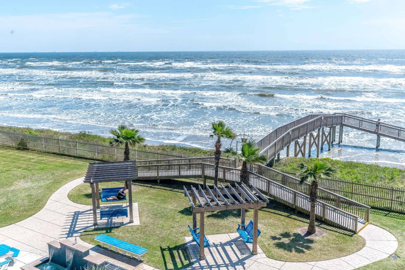 Heated Pools, Hot Tubs & Easy Beach Access 18