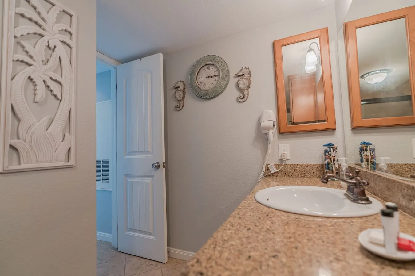Heated Pools, Hot Tubs & Easy Beach Access 6