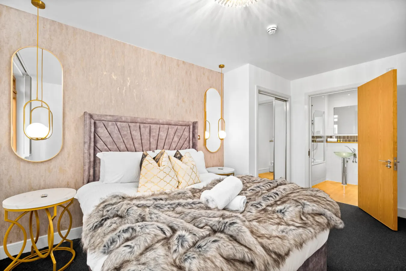 Stylish 2 Bedroom Apartment - City Centre - King Beds - Netflix 18
